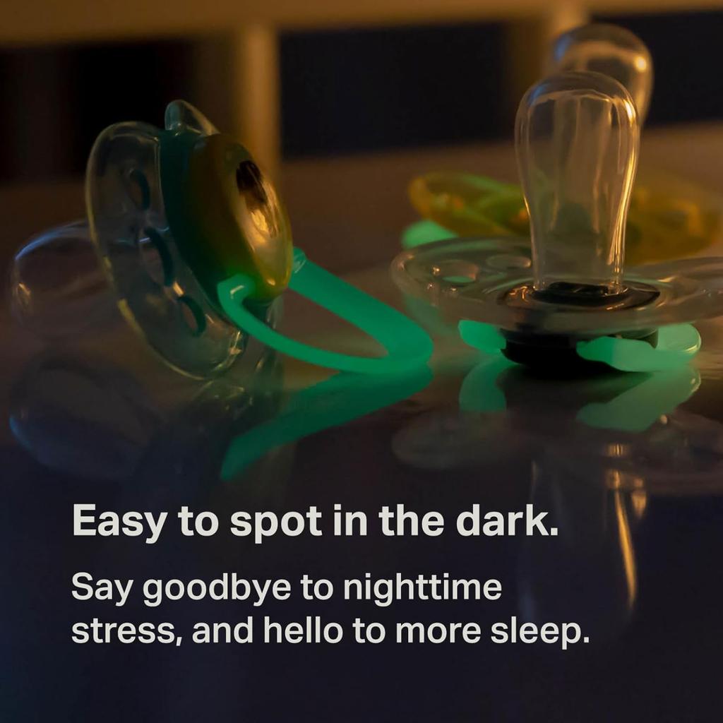 Tommee Tippee Nighttime Dummies, 18-36 months, 6 pack of glow in the dark Dummiess with symmetrical silicone baglet