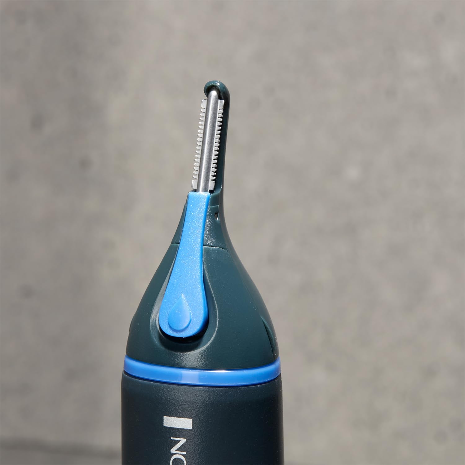 Remington Hair Trimmer for Men, Nose, Ear, & Eyebrow Hair Clipper, Rotary Trimmer, Two Comb Attachments, Waterproof, Battery Operated, Cordless - NE3850