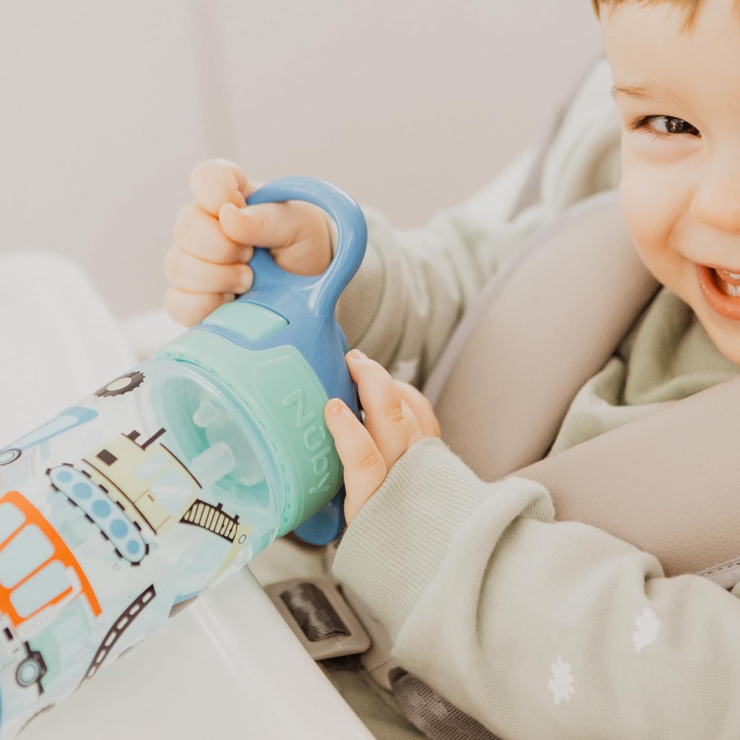 Nuby Super Quench Straw Water Bottle – Spill Proof Active Toddler Sippy Cup | 540ml/19oz | Freeflow | Dishwasher and Steriliser Safe | Suitable Toddler Beaker for 18 Months Plus (Traffic, Pack of 2)