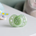 Tommee Tippee Nighttime Dummies, 18-36 months, 6 pack of glow in the dark Dummiess with symmetrical silicone baglet