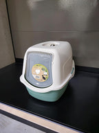 Flamingo Lexie Green Closed Litter Tray 39 x 56 x 39.4 cm – Easy Clean – Filter That Reduces Bad Odours – Removable Lid