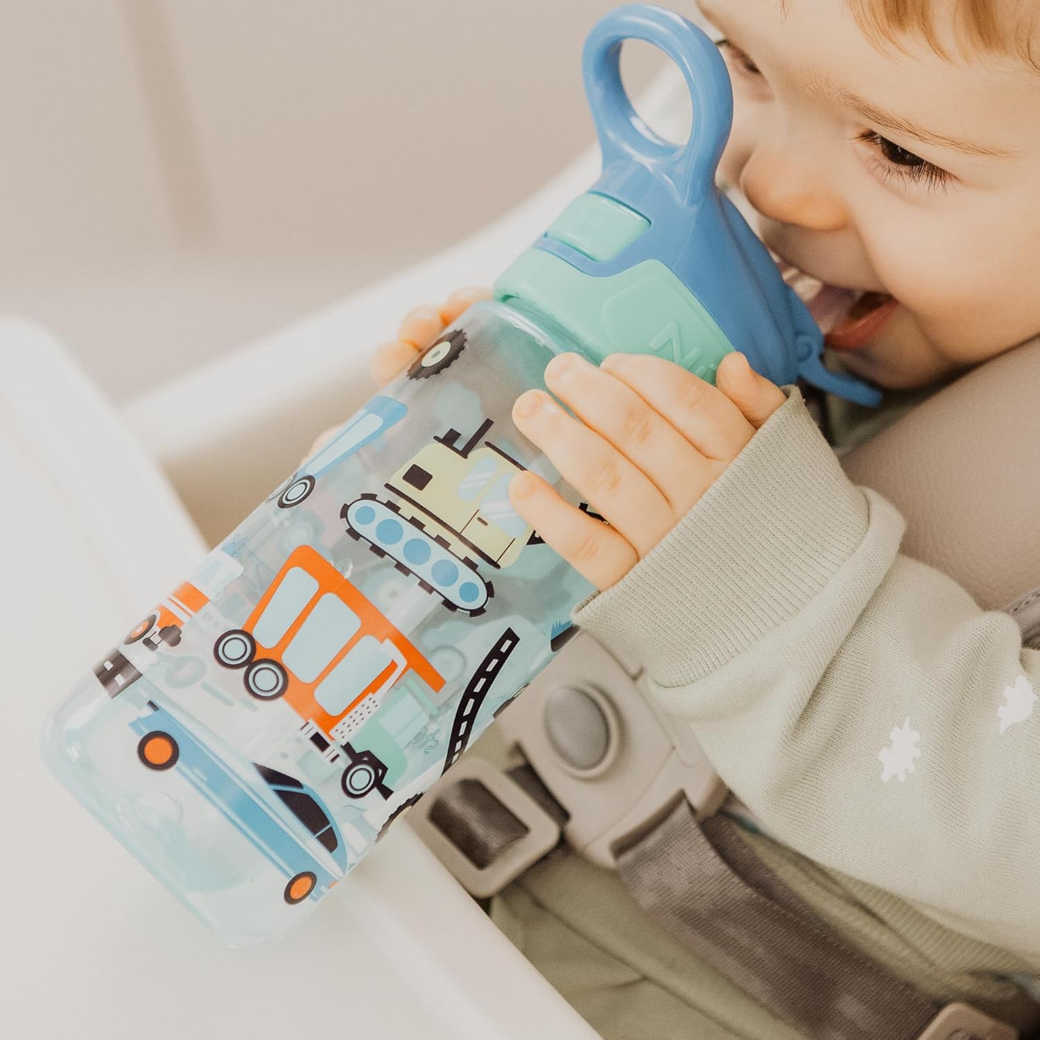 Nuby Super Quench Straw Water Bottle – Spill Proof Active Toddler Sippy Cup | 540ml/19oz | Freeflow | Dishwasher and Steriliser Safe | Suitable Toddler Beaker for 18 Months Plus (Traffic, Pack of 2)