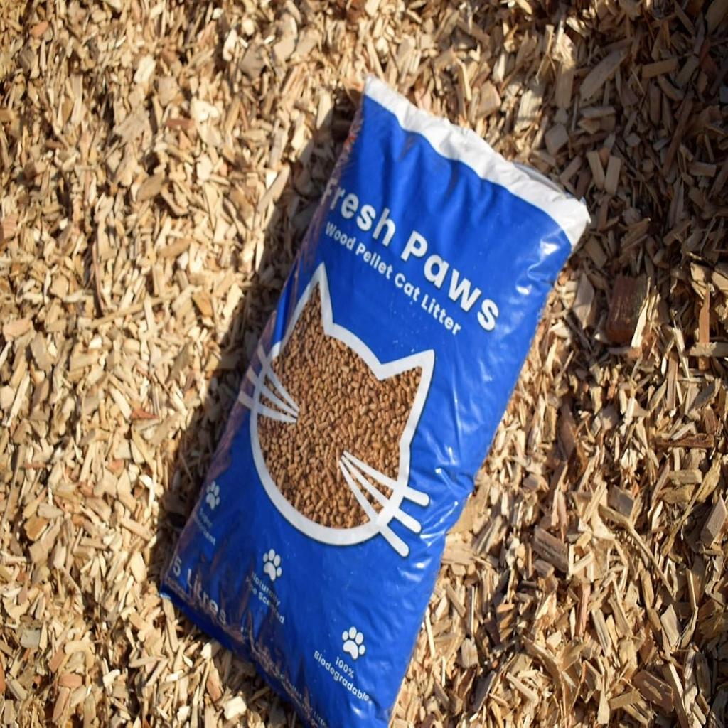 Fresh Paws Premium Wood Pellet Cat Litter, 15 L
